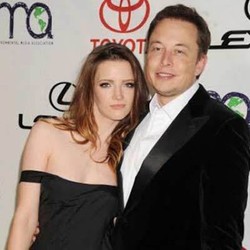 Ceraikan Istri Super Seksi, Miliuner Teknologi Ini Bayar Rp 200 Miliar