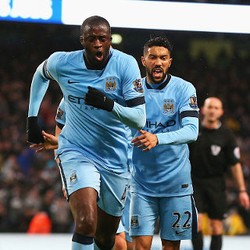 Toure Spesialis Bikin Gol Keren ke Gawang Sunderland