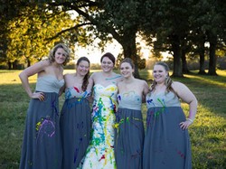 Putus Cinta Jelang Nikah, Wanita Ini Jadikan Gaun Pengantinnya Karya Seni