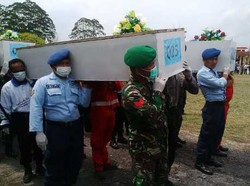 12 Jenazah dari Pangkalan Bun Dikirim ke Surabaya dengan Hercules