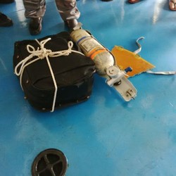 Ini Koper Hitam, Tabung dan Puing AirAsia QZ8501 yang Ditemukan