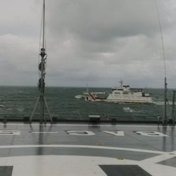 KRI Banda Aceh dan KRI Bung Tomo Berangkat, Siap Evakuasi Bangkai Pesawat