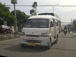 Wuih, VW Gran Max Jadi Angkot di Ciputat