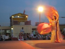 Offroad & Tari Perut, Uji Adrenalin Ala Dubai