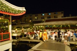 Begini Rasanya Makan di Restoran Terbesar se-Asia Tenggara