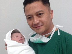 Kabayan Jadi Inspirasi Ferry Maryadi Memberi Nama si Buah Hati