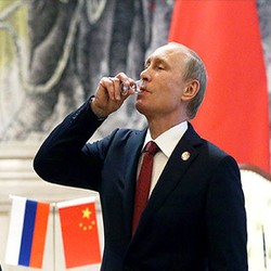 Pemerintah Rusia Turunkan Harga Vodka 16% Mulai Bulan Depan