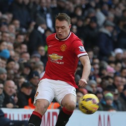 Hasrat Phil Jones Bawa MU Akhiri Puasa Gelar Piala FA