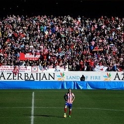Sambut Torres, Puluhan Ribu Fans Atletico Penuhi Vicente Calderon