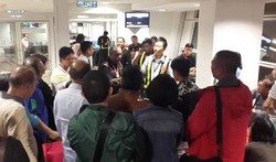 AirAsia Tujuan Kuala Lumpur-Surabaya Delay 2 Jam karena Ganti Ban