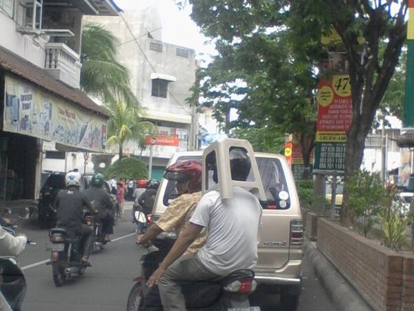 Ketika Pemotor Beli Kursi