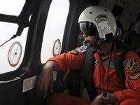 Pencarian Korban AirAsia Dari Udara