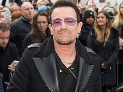 Akibat Kecelakaan Sepeda, Bono U2 Khawatir Tak Bisa Main Gitar Lagi