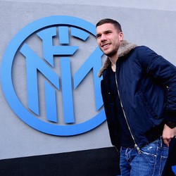 Kans Podolski untuk Debut Lawan Juve Masih Tanda Tanya