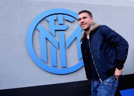 Kans Podolski untuk Debut Lawan Juve Masih Tanda Tanya