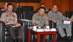 Panglima TNI dan Kapolri Merapat ke Posko di Pangkalan Bun