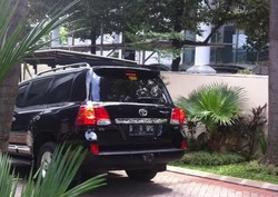 Usai Diperiksa KPK, Go Hengky Kurniawan Pilih Diam dan Langsung Naik Mobil