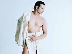 Bradley Cooper Buka 2015 dengan Pose Tanpa Busana di Majalah