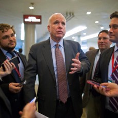 Suriah Mengadu ke PBB Soal Kunjungan Senator AS John McCain Tanpa Visa