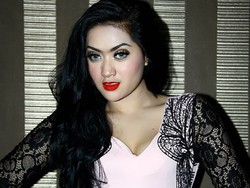 Kenalkan, Hiara Cleopatra Si Syahrini KW