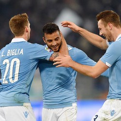 Si Elang Tengah Terbang Tinggi