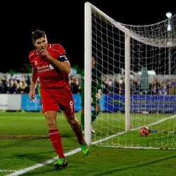 Dua Gol Gerrard Antarkan Liverpool ke Babak Keempat