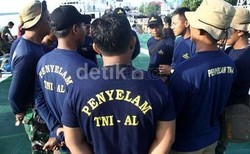 2 Penyelam Pelajari Kecepatan Arus di Lokasi Pencarian QZ8501
