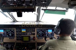 Heli Basarnas Jemput Jenazah Korban AirAsia yang Ditemukan Kapal Andromeda