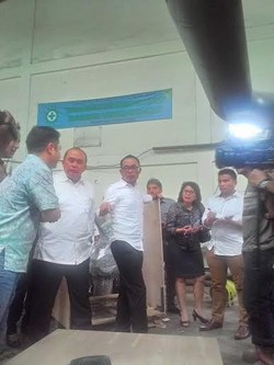 Sidak Pabrik Limbah, Menaker Hanif Soroti Keamanan Kerja dan Tenaga Kontrak