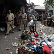 Blusukan ke Pasar di Otista, Walikota Jaktim Heran Pasar Tradisional Kotor dan Bau