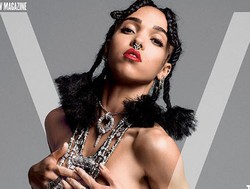 FKA Twigs, Kekasih Baru Robert Pattinson Foto Topless di Majalah Fashion