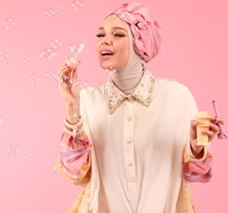 Pergolakan Hati Dewi Sandra Saat Pertamakali Berhijab