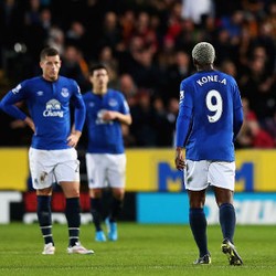 Everton: Tim Tua yang Penuh Masalah