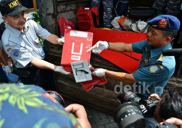 KNKT Terima Serpihan AirAsia