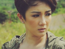 Melly Mono, Transformasi Sang Ikon Grup Band SHE