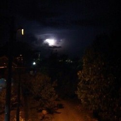 Warga Subang Lihat Badai Kilat, Mbah Rono Sebut Tak Terkait Tangkuban Perahu