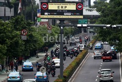 Setelah 17 Januari, Pelarangan Motor Diperluas Ke Sudirman-Ratu Plaza