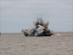 Kapal Malaysia Diledakkan karena Curi Ikan di Selat Malaka