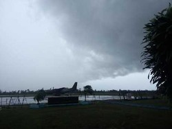 Pangkalan Bun Hujan Berpetir, Ombak di Lokasi Pencarian AirAsia 2,5 Meter