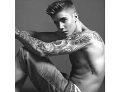 Foto: Pose Seksi Justin Bieber untuk Calvin Klein yang Kontroversial