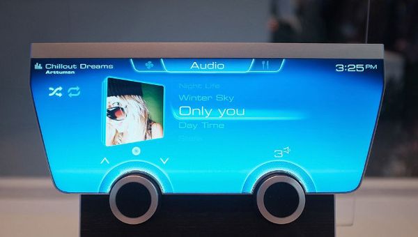 Free Form Display Sharp yang Futuristik