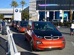 Mobil BMW i3 Bisa Parkir Sendiri