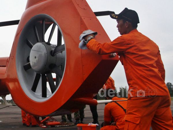 Helikopter Basarnas Dibersihkan
