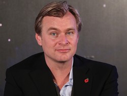 Wow, Christopher Nolan Tak Punya Ponsel dan Email!