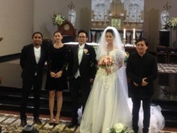 Glenn Fredly Tolak Komentari Hubungan dengan Aura Kasih