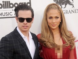 Pasca Selingkuh dengan Transgender, Casper Smart Kembali Pacari J-Lo