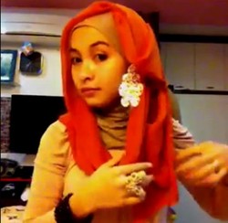 Tutorial Hijab Paris yang Bisa Diterapkan ke Pesta Pernikahan