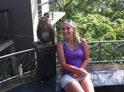 Wanita Cantik Patah Hati Cari Teman ke Bali via Internet