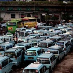 Bulan Depan Harga Bensin Premium Turun, Tarif Angkot Bisa Ikut Turun