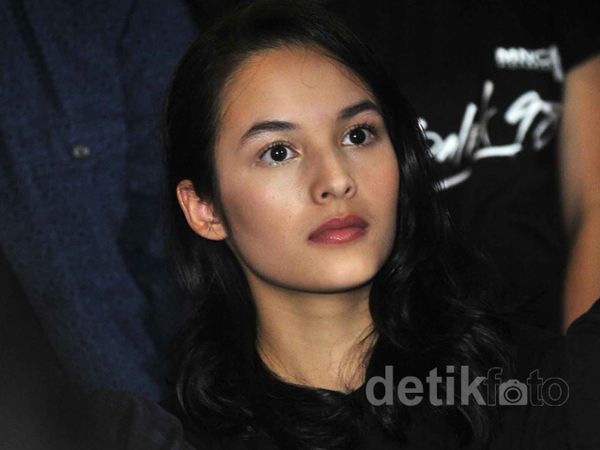 Chelsea Islan Kok Serius Banget?